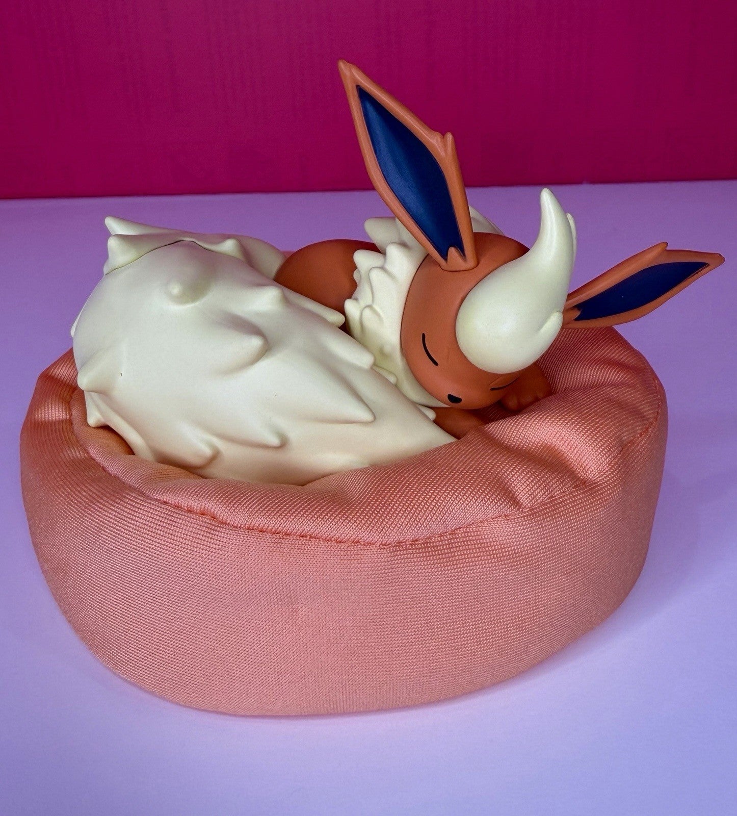 Hollybox Pokemon Eevee Evolutions Sweet Dreams Sleeping Figure - Choose Design