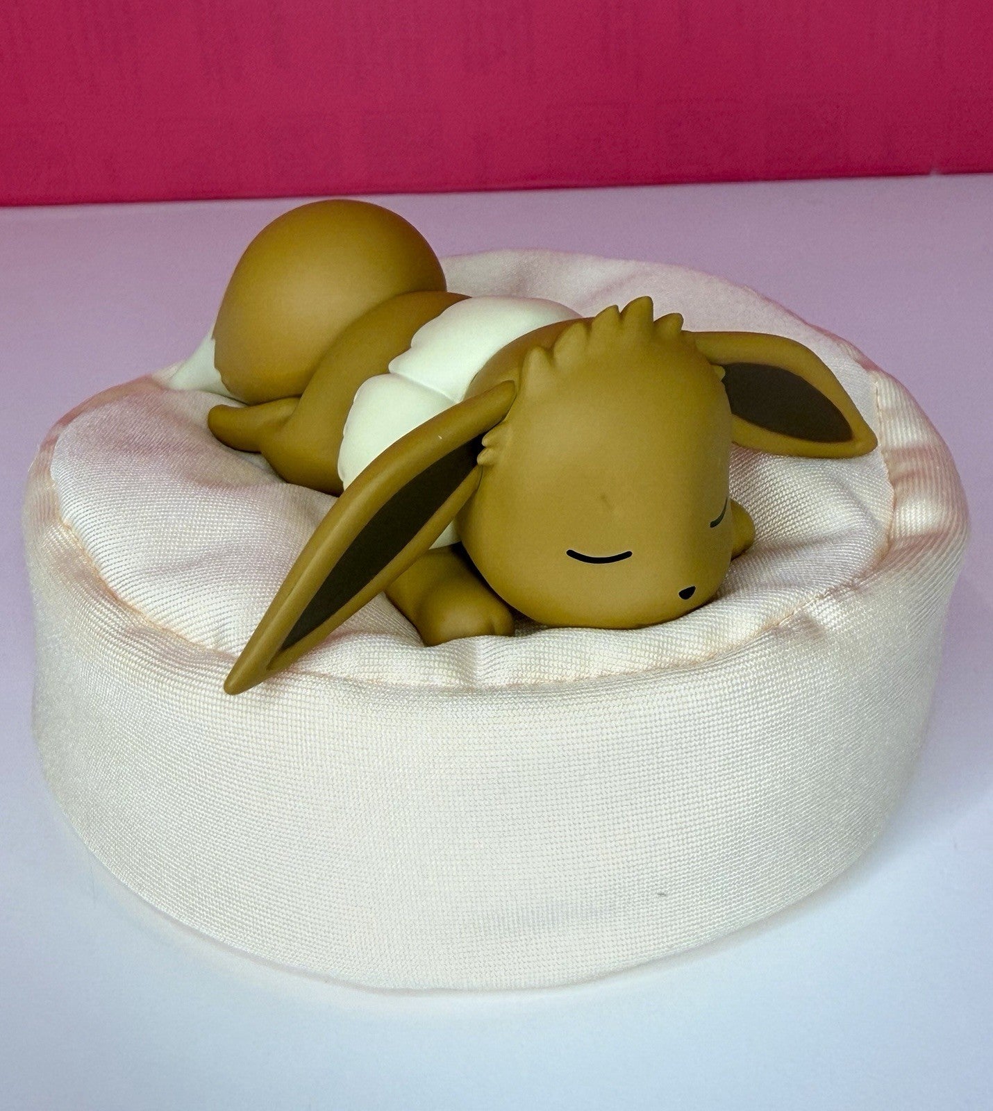 Hollybox Pokemon Eevee Evolutions Sweet Dreams Sleeping Figure - Choose Design