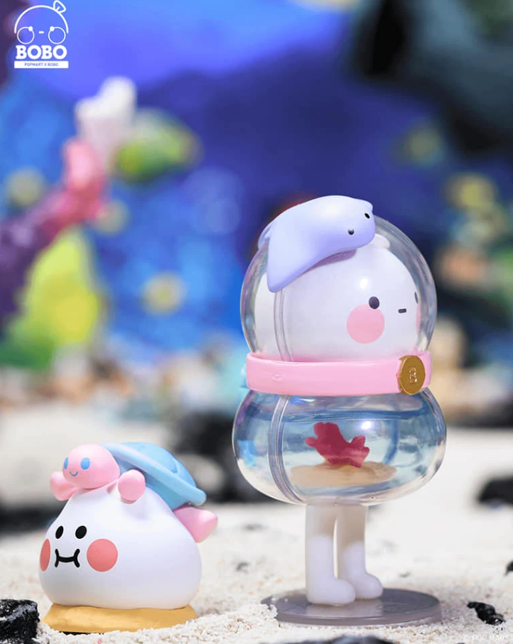 BOBO & COCO aquarium mini figure with clear globe fish and standing character