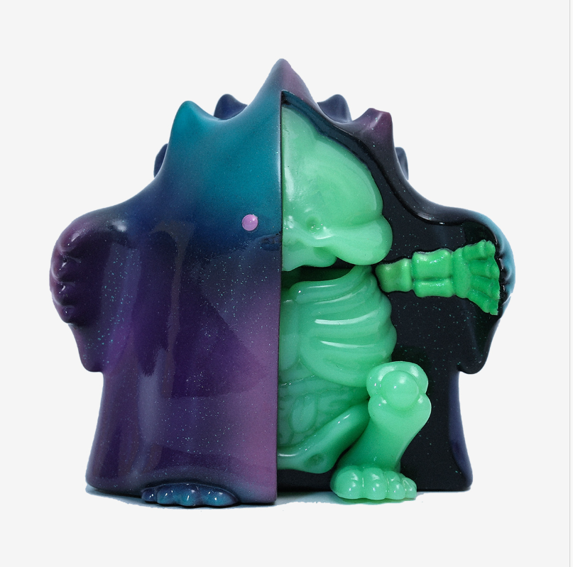 YUKI Evolution Series figure, dark purple and green split with textured hands